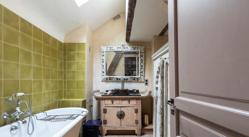 Photo of The Gallerist