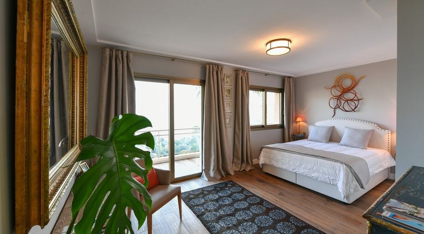 Photo of Riviera Treasure