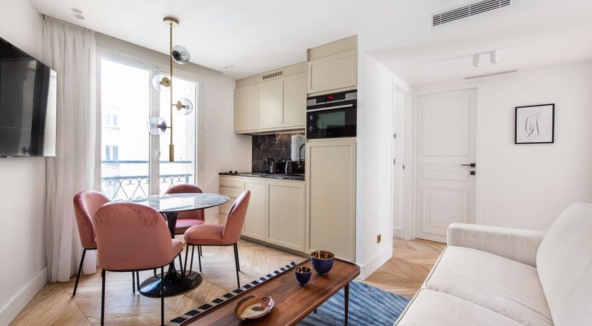 Photo of Raspberry Macaron