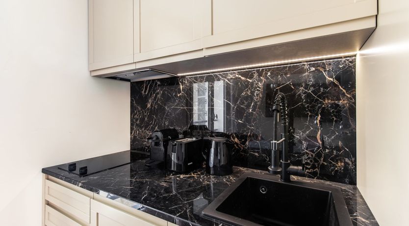 Photo of Raspberry Macaron