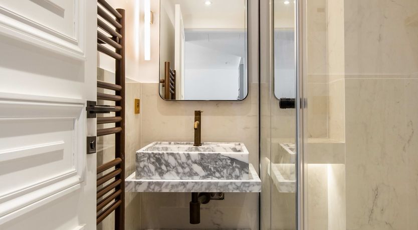 Photo of Raspberry Macaron