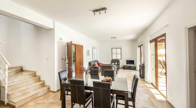 Photo of Sunny Seaside Retreat