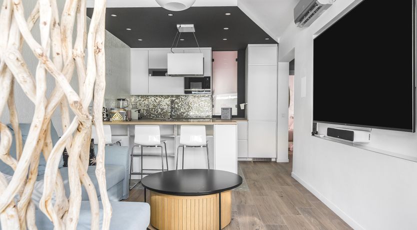 Photo of Golden Elegance