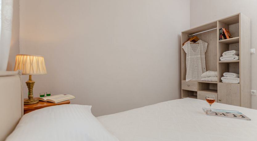 Photo of Naxian Niche