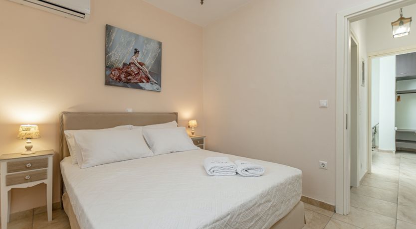 Photo of Naxian Niche