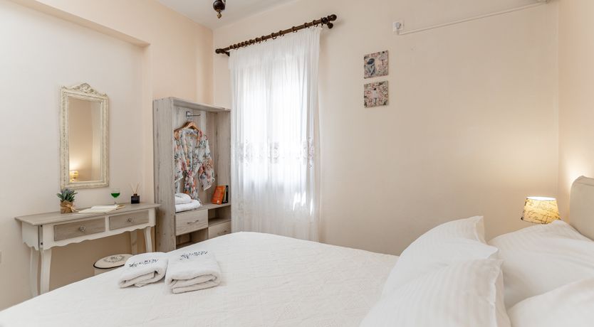 Photo of Naxian Niche