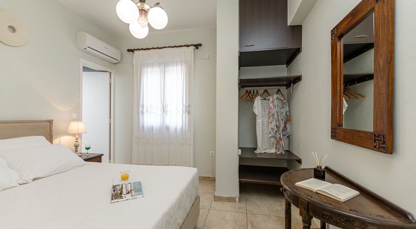 Photo of Naxian Niche