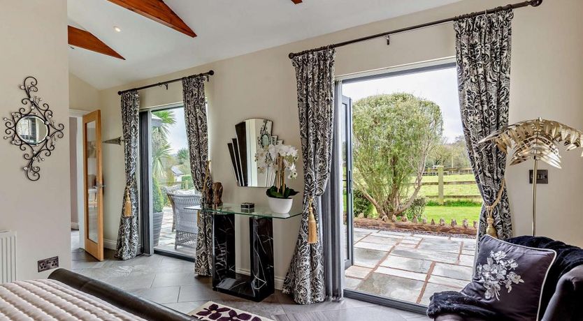 Photo of 1 Bed in Nether Stowey