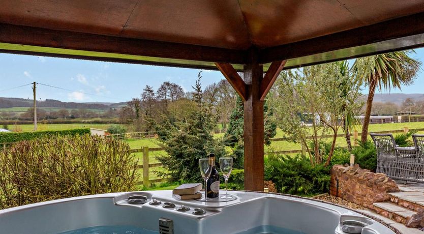 Photo of 1 Bed in Nether Stowey