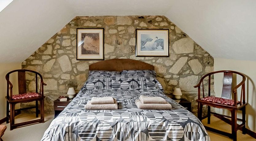 Photo of 2 Bed in Luccombe