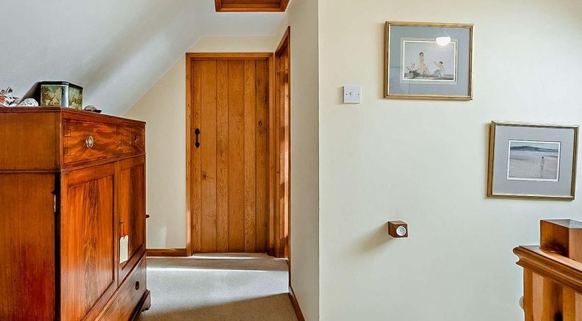 Photo of 2 Bed in Luccombe