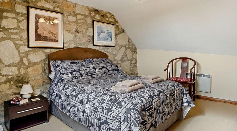 Photo of 2 Bed in Luccombe