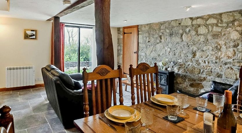 Photo of 2 Bed in Luccombe