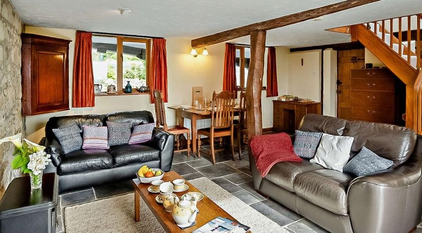 Photo of 2 Bed in Luccombe