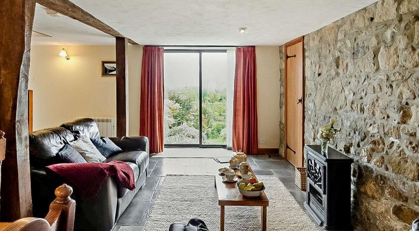 Photo of 2 Bed in Luccombe