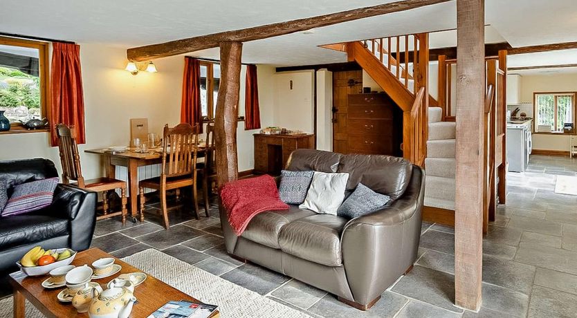 Photo of 2 Bed in Luccombe