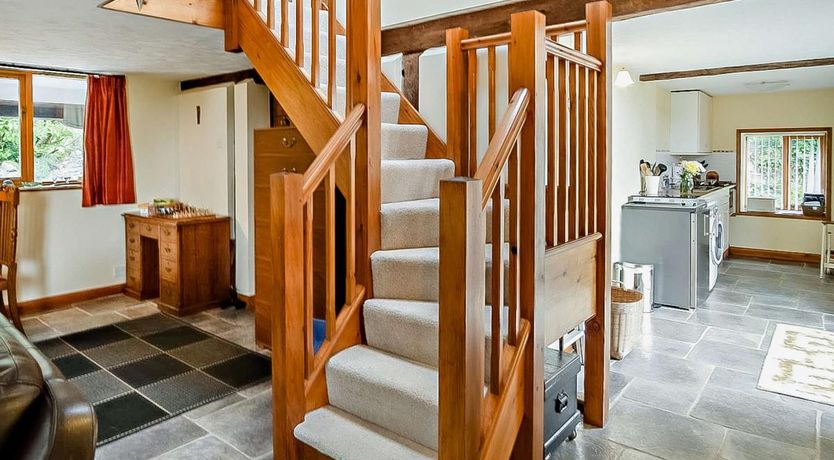 Photo of 2 Bed in Luccombe