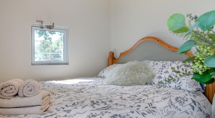 Photo of 1 Bed in Garthbrengy