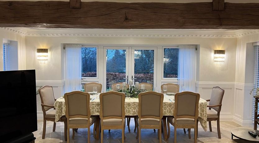 Photo of 6 Bed in Oaken