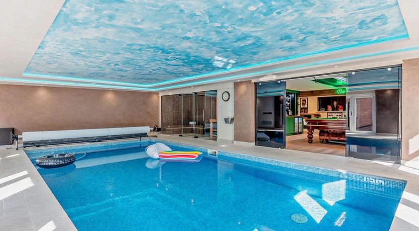 Photo of 6 Bed in Oaken