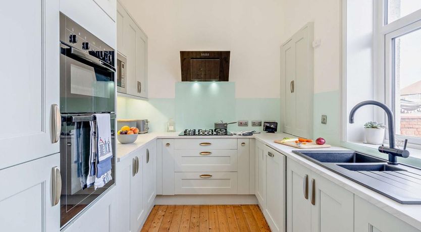 Photo of 3 Bed in Lytham St Annes