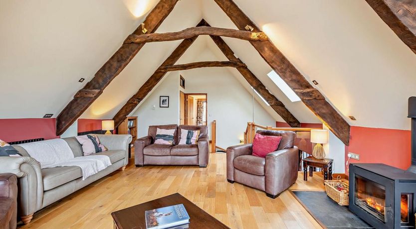 Photo of 7 Bed in Weare Giffard