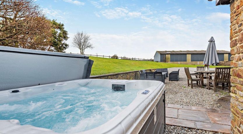 Photo of 7 Bed in Weare Giffard