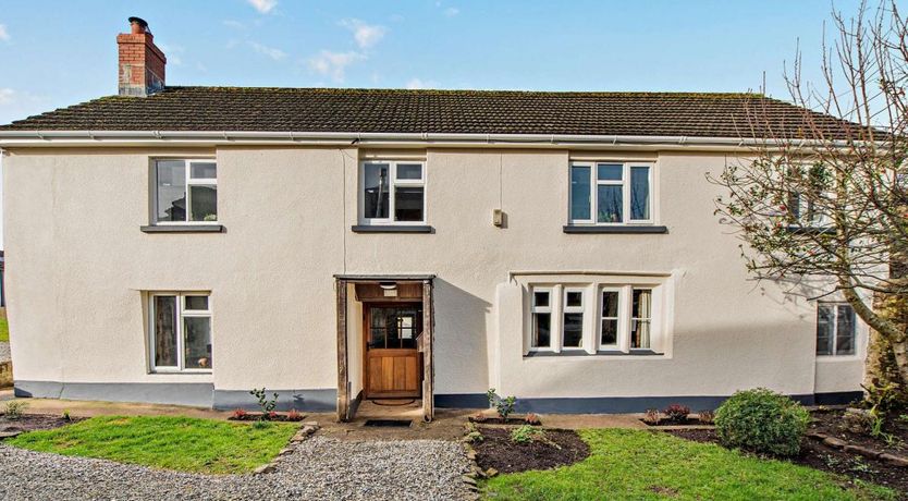 Photo of 7 Bed in Weare Giffard