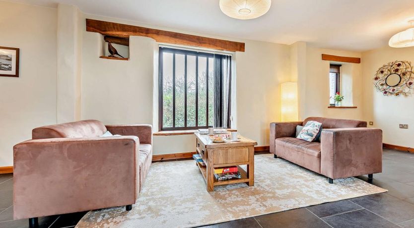 Photo of 7 Bed in Weare Giffard