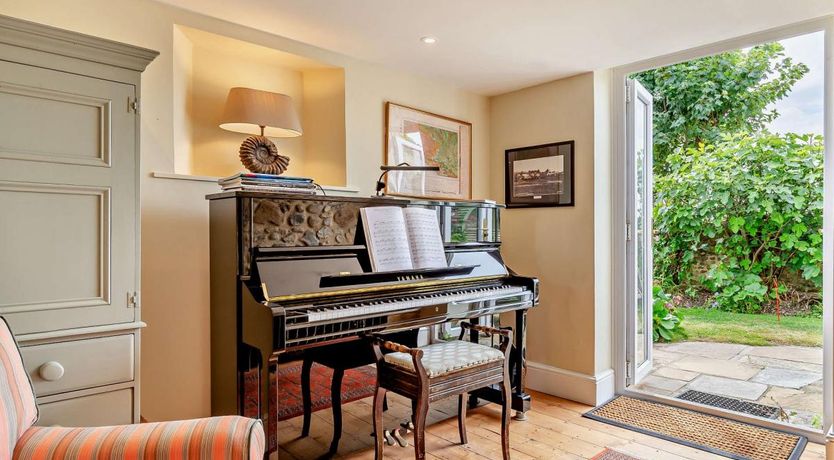 Photo of 3 Bed in Charmouth