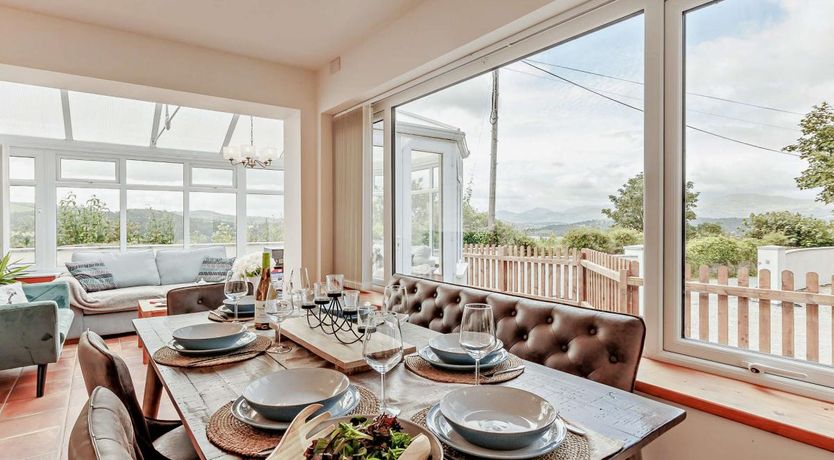 Photo of 2 Bed in Segurinside