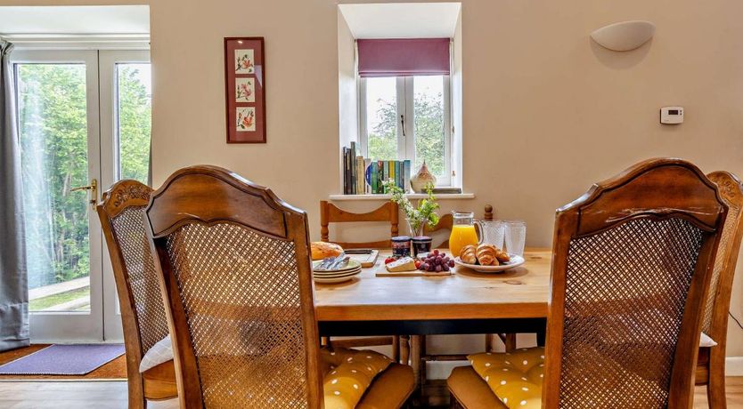 Photo of 2 Bed in Glaspwll