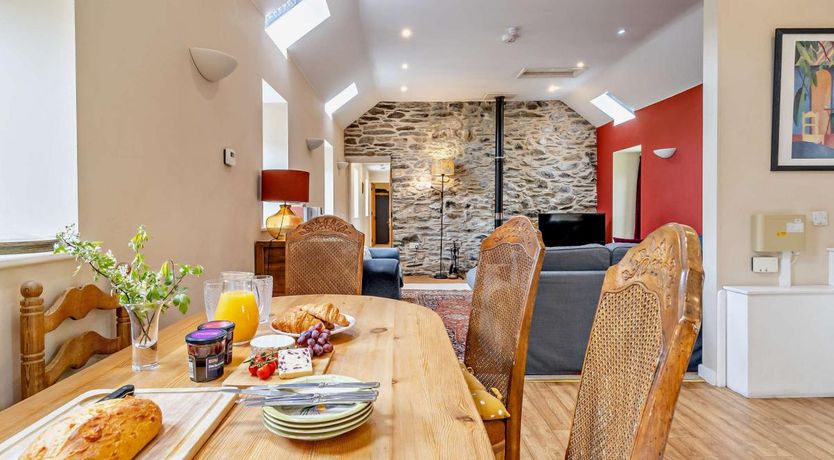 Photo of 2 Bed in Glaspwll