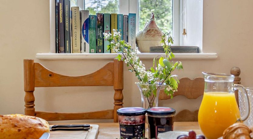 Photo of 2 Bed in Glaspwll