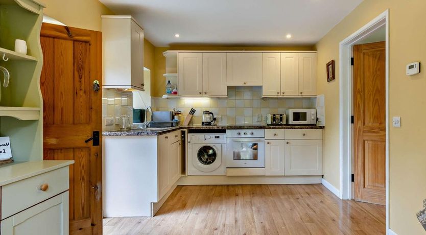 Photo of 2 Bed in Glaspwll