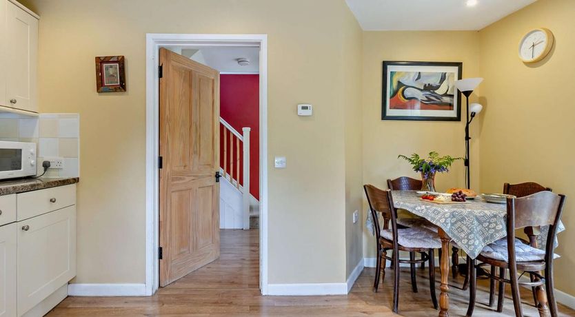 Photo of 2 Bed in Glaspwll