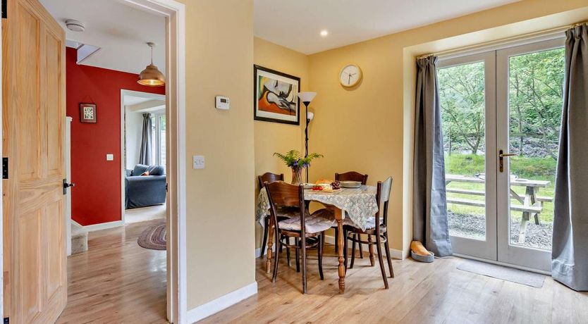 Photo of 2 Bed in Glaspwll