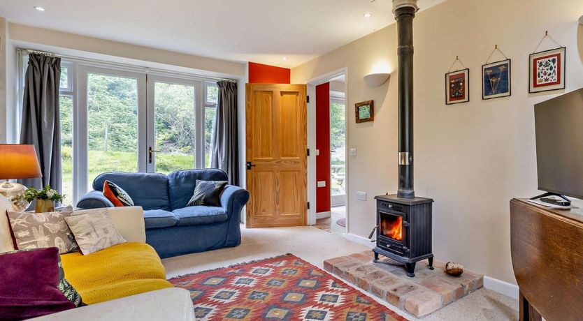 Photo of 2 Bed in Glaspwll