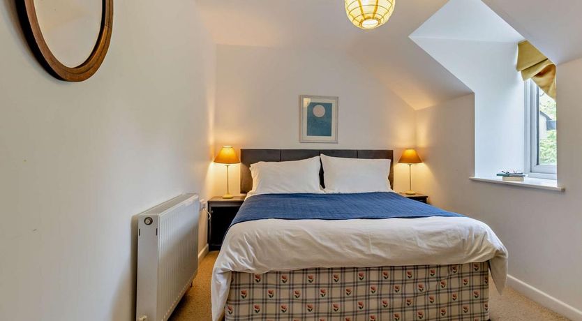 Photo of 2 Bed in Glaspwll