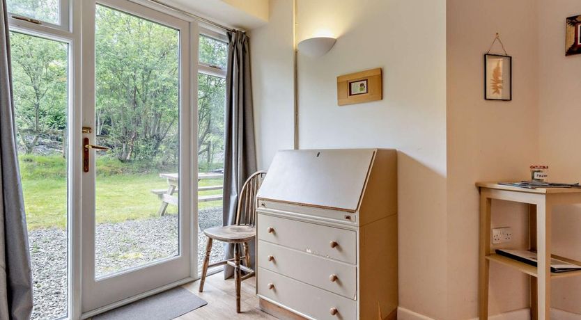 Photo of 2 Bed in Glaspwll