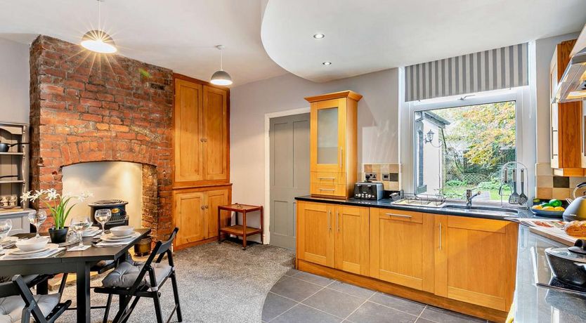 Photo of 3 Bed in Wilsden