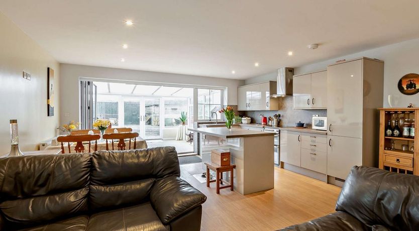 Photo of 2 Bed in North Boarhunt