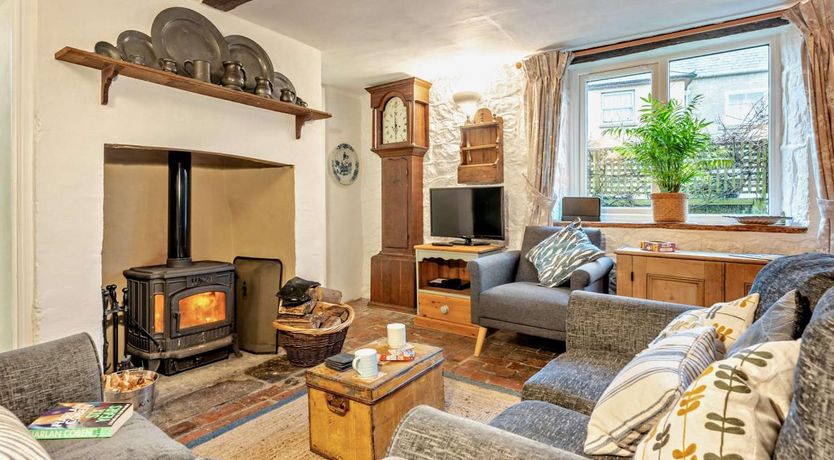 Photo of in Niton (93525)