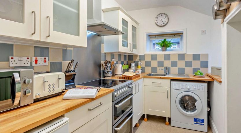 Photo of 3 Bed in Niton