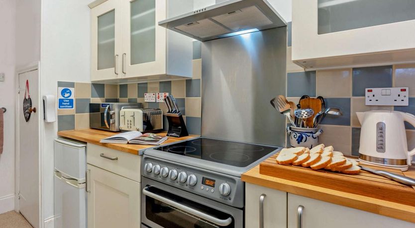 Photo of 3 Bed in Niton