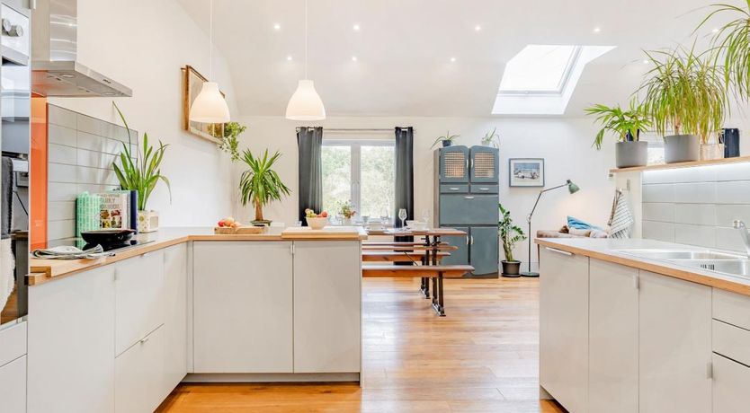 Photo of 4 Bed in Cwmhiraeth