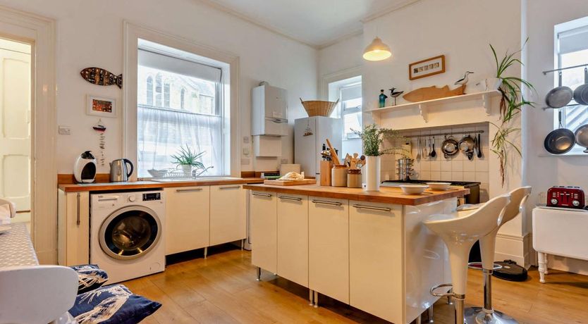 Photo of 3 Bed in Ventnor