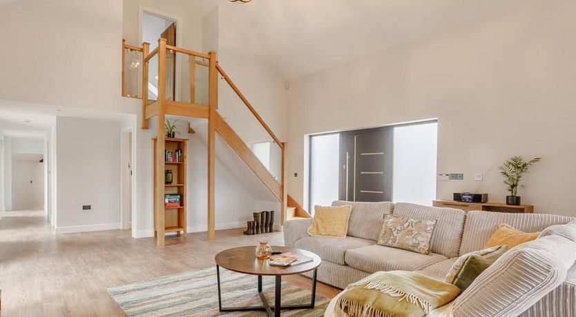 Photo of 4 Bed in Totternhoe