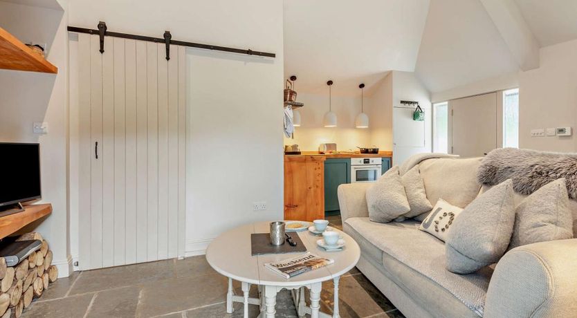 Photo of 1 Bed in Godshill