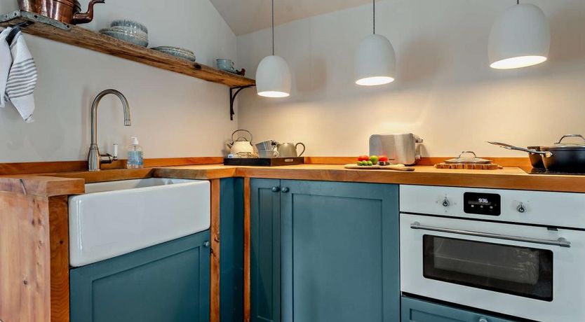 Photo of 1 Bed in Godshill